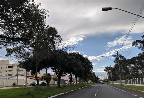 Previsão do tempo Dia dos Pais deve ser de céu parcialmente nublado e