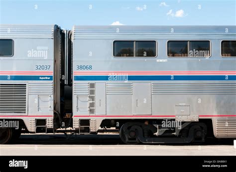 Amtrak trains empire builder hi-res stock photography and images - Alamy