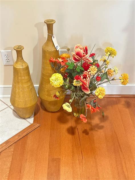 2 Yellow Vase And Flower Arrangement Live And Online Auctions On