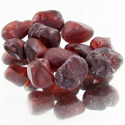 Garnet rough gems for commerical and gem quality