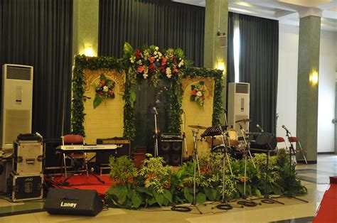 WIFA CATERING & WEDDING CONSULTANT: Dekorasi Panggung Musik