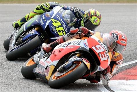 Valentino Rossi A Marc Márquez Tras Patada Eres Un Bastardo