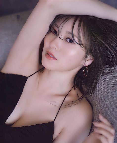 元乃木坂46・白石麻衣ちゃんの超絶美人なセクシーランジェリー姿！！ Sexyなお姉さんは好きですか？