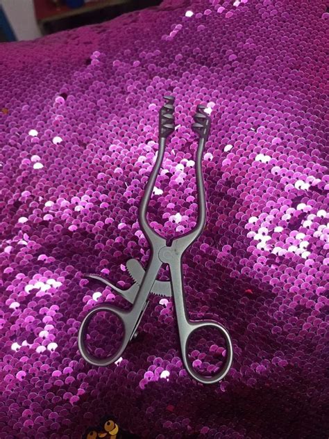 Surgical Instrument Self Retaining Retractor For Hospital Length 8