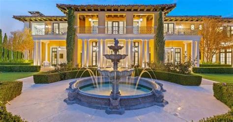 Steve Wynn Worth 3 Billion Lists His Luxurious 13 500 Sq Ft Las