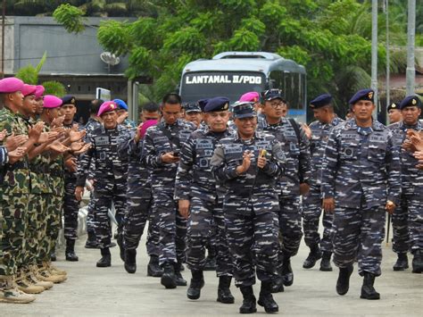 PRAJURIT YONMARHANLAN II MENGIKUTI TATAP MUKA PANGKOARMADA I DI MAKO