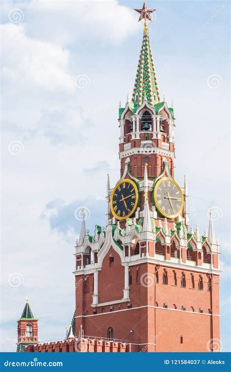 Spasskaya Turm Des Moskaus Der Kreml Stockbild Bild Von Schlagen