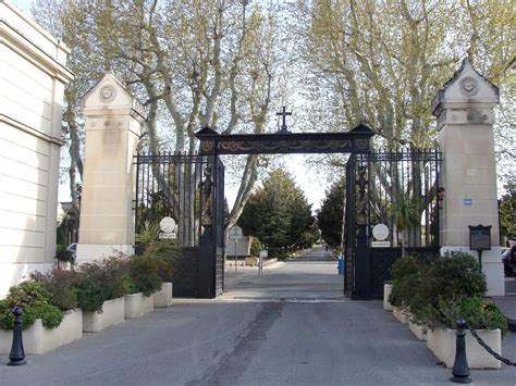 Cimetière Saint Pierre dans Marseille Provence Alpes Côte d Azur