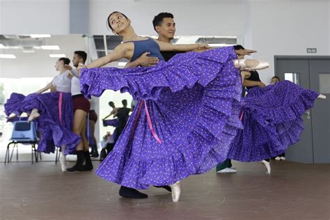 El Ballet de Panamá la danza que mezcla lo clásico y el folclore