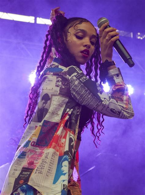 Fka Twigs Celebrities With Natural Hair Popsugar Beauty Photo 2