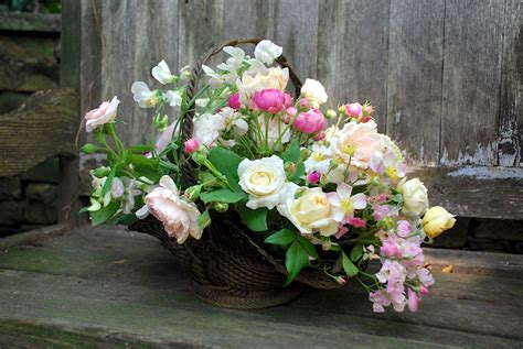 A Tisket A Tasket Flowers In A Basket Flower Magazine