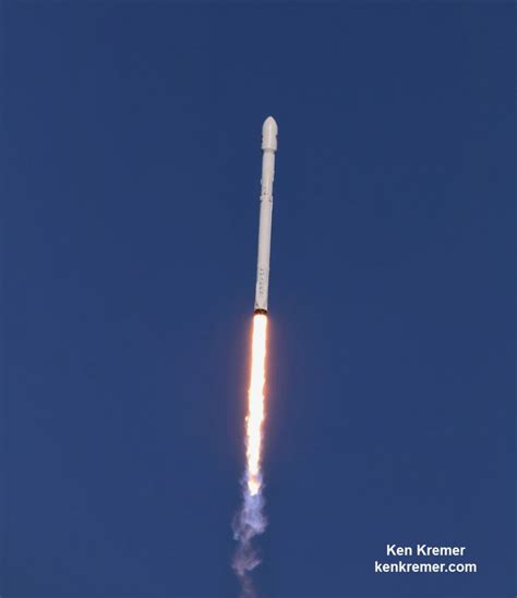 Falcon 9 rocket Archives - Universe Today