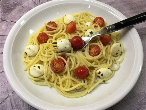 Spaghetti Mit Tomaten Mozzarella Von Black Mamba84 Chefkoch