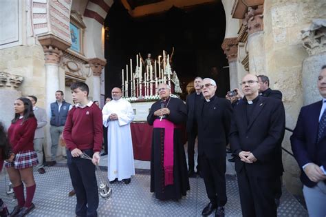 Las Im Genes De San Acisclo Y Santa Victoria Procesionan Por El Entorno