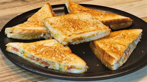 Super Tasty And Crispy Veg Mayo Sandwich Kaise Banate Hain Karari Veg