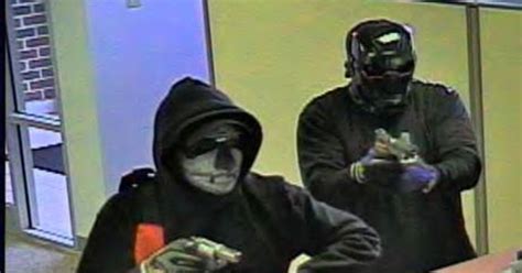 Police Search For Suspects In Bank Robbery Cbs Baltimore