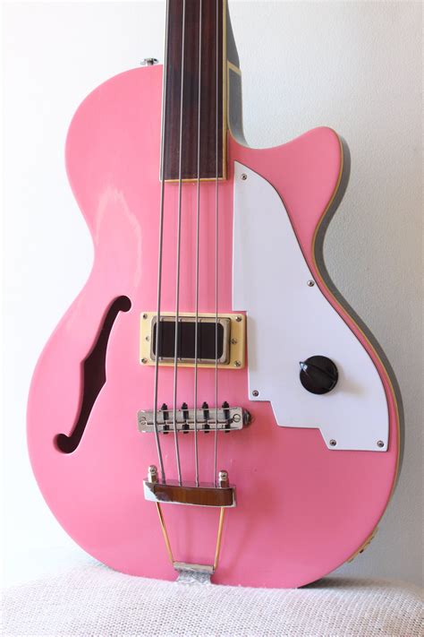 Duesenberg Starplayer Bass Fretless Refinished Pink Topshelf Instruments