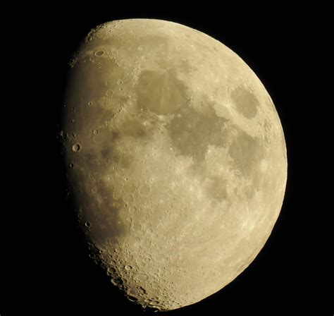 La Luna Hoy