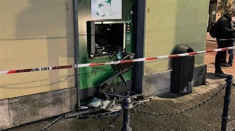 Sportello Bancomat Fatto Saltare Nella Notte In Pieno Centro Storico A