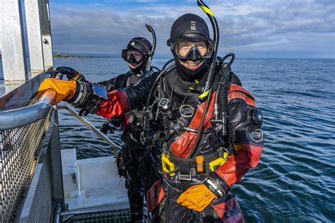 Whats The Difference Between A Wetsuit And A Dry Suit