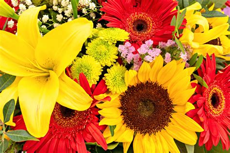 Bright Flower Bouquet With Sunflowers Jigsaw Puzzle In Flowers Puzzles