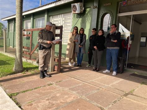 CRPO Litoral presta homenagem a PMs mortos em serviço Brigada Militar