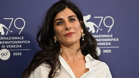 Iran l actrice Mina Kavani appelle à la mobilisation des artistes