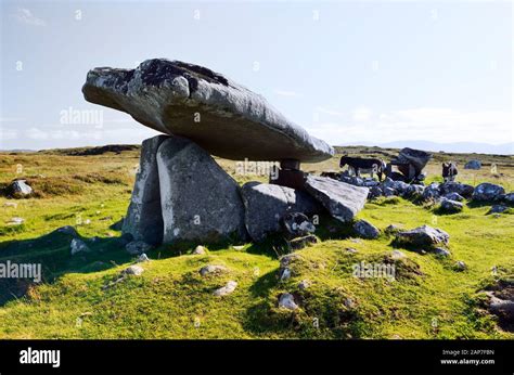 Stone portal tomb hi-res stock photography and images - Alamy