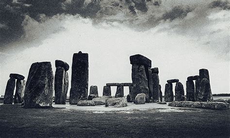 When was Stonehenge built and by who?