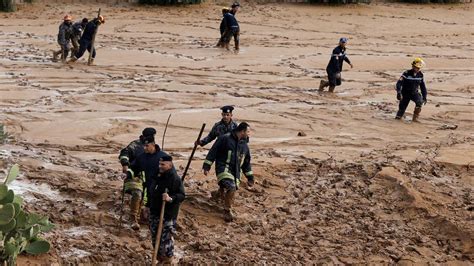 Doce Muertos Y Miles De Turistas Evacuados De La Ciudad Monumental De