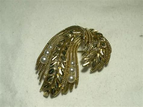 Vintage Signed Lisner Gold Tone Faux Pearls Leaves Design Brooch Eur