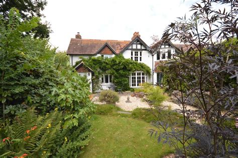 Lymore Valley Milford On Sea Lymington Hampshire So41 4 Bed Cottage