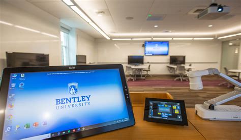 Undergraduate Admission - Campus Tour Photos | Bentley University