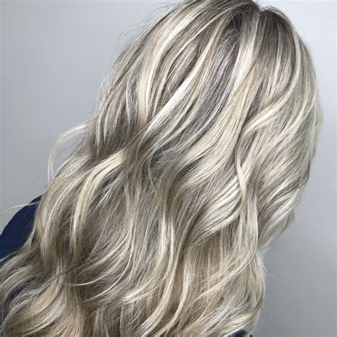 Heavy Highlights Platinum Blonde Highlights Platinum Hair Color