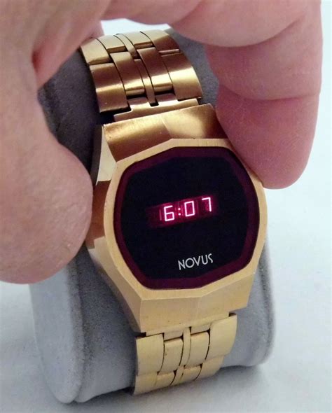 Vintage Novus Mens Electronic Digital Wrist Watch Red Led Display
