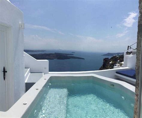 28 villas in santorini With private pool