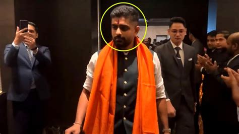 Babar Azam S Heart Winning Gesture Did Not Refuse To Apply Bhagwa