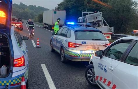 Incidente Sulla Tra Auto E Camion Due Morti E Chilometri Di Coda