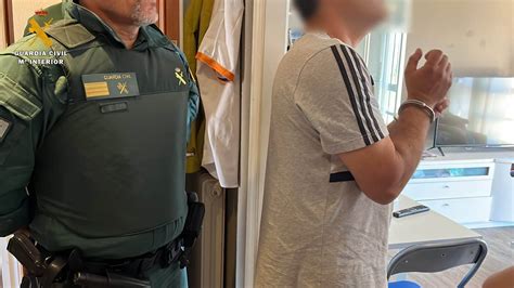 La Guardia Civil Esclarece El Atraco En Una Entidad Bancaria De