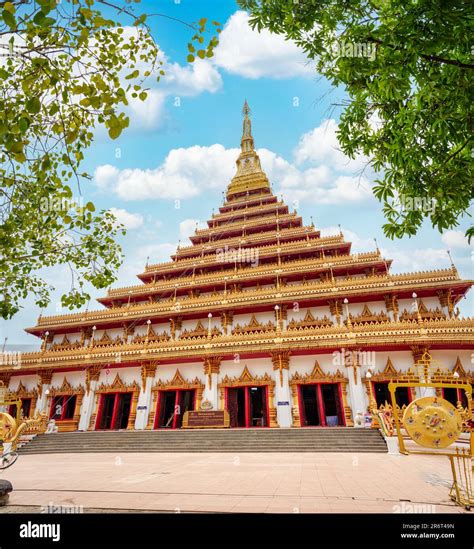 Beautiful Sacred Golden Ancient Pagoda Of Phra Mahathat Kaen Nakhon In