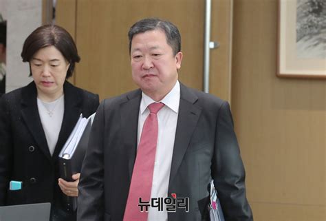 포토 금통위 참석하는 박춘섭 금융통화위원회 위원 Save Internet 뉴데일리