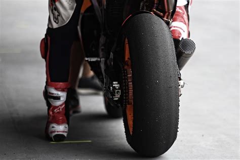 Asymmetric Front And Rear Tyres Brought To Valencia MotoGP