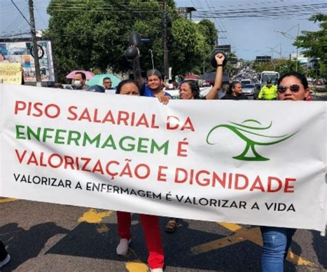 Not Cias Carregando Faixas E Cartazes Enfermeiros Protestam Contra