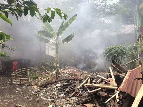 Taman Baca Melego Sulap Lahan Pembuangan Sampah Jadi Tempat Diskusi