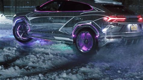 Chrome Lamborghini Urus Does Snow Drift, Looks Amusing - autoevolution