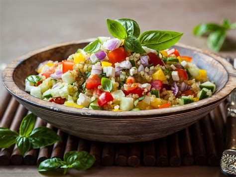 Ensalada De Quinoa Con Verduras Mixtas