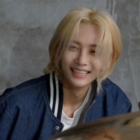 Pin By On Seventeen In Jeonghan Seventeen Seventeen Kpop