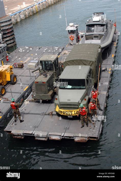 U S Navy Seabees Assigned To Amphibious Construction Battalion 1 Hi Res