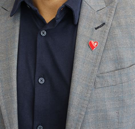 Sriye Sparkle Heart Lapel Pin For Frontline Heroes Srlp Wht