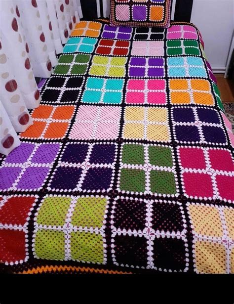 Marvellous New Designs Of Crochet Qureshiya Bedshaeets Knitting